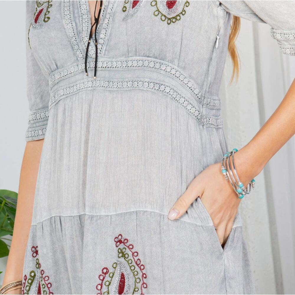 Young Threads Embroidered Maxi Dress Lace V-Neck Pockets L - Boho Cottagecore - Picture 3 of 9